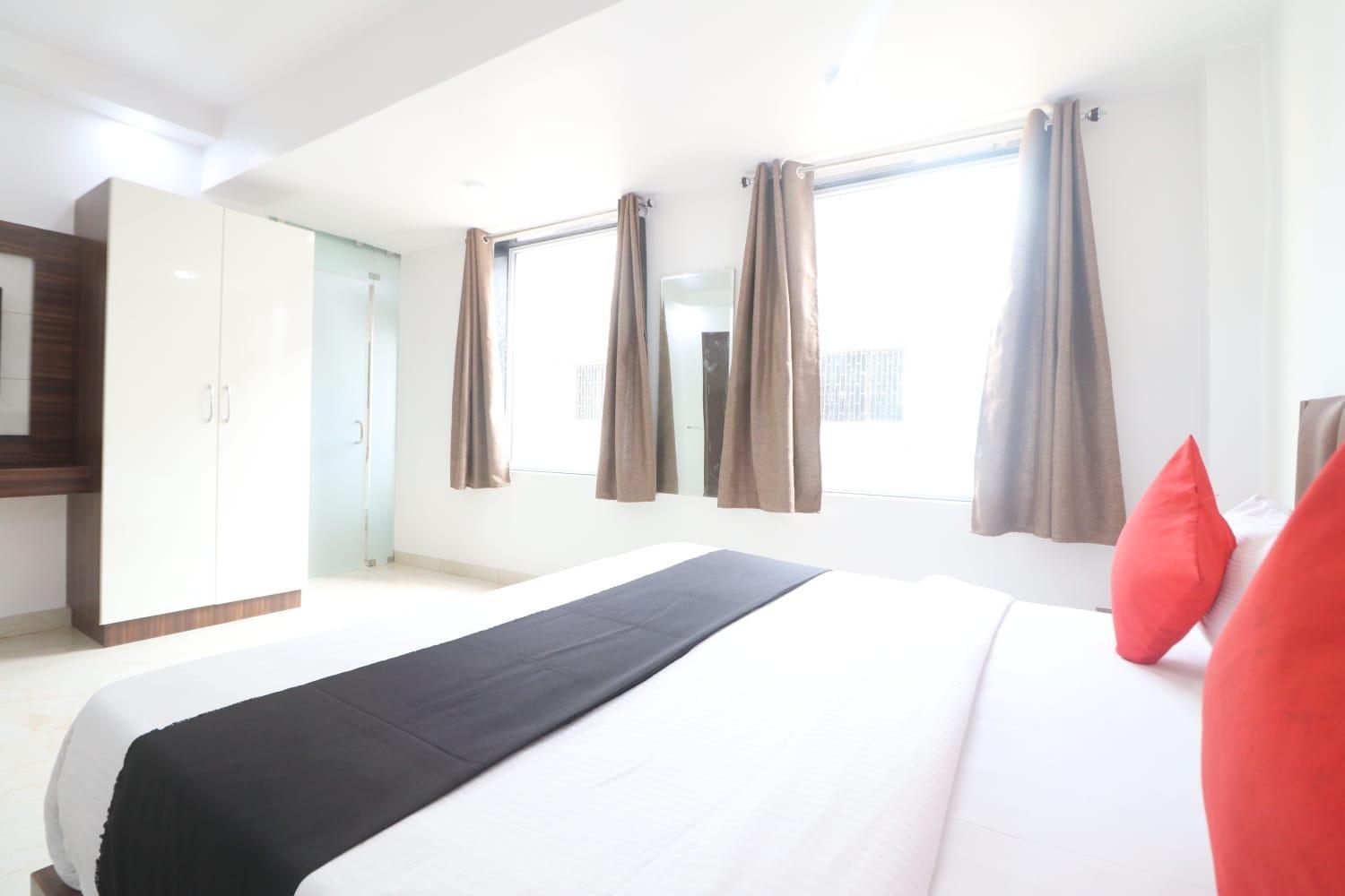 King Plaza Near Delhi Airport Hotel