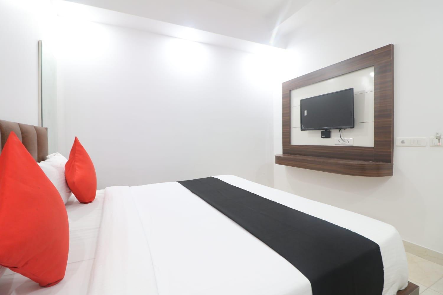 King Plaza Near Delhi Airport Hotel 4*