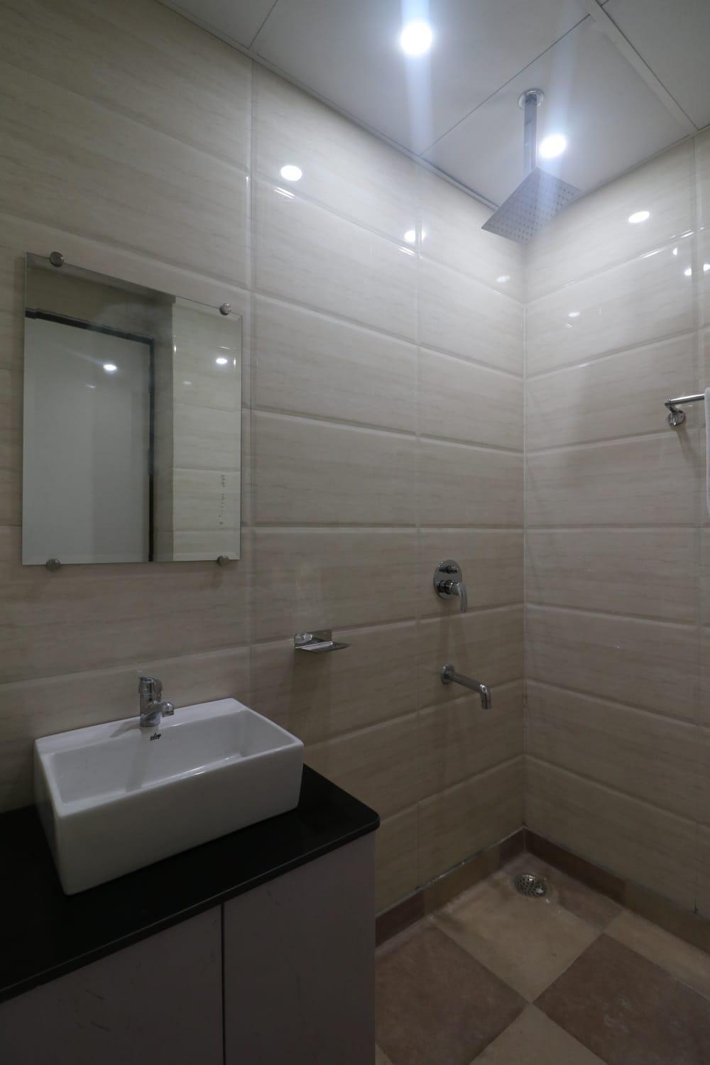 Hotel King Plaza Near Delhi Airport